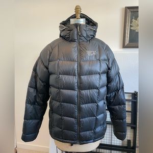 Men’s Mountain Hardwear Down Jacket